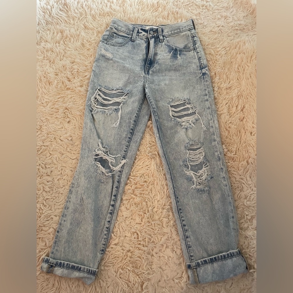 Willow & Root Light Wash Boyfriend Jeans. Size 24.